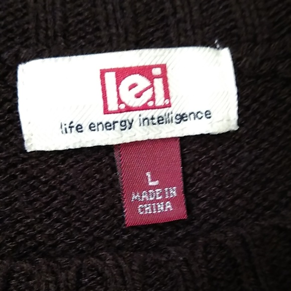 🤩🤩 l e i size large short sleeve sweater - Picture 3 of 3